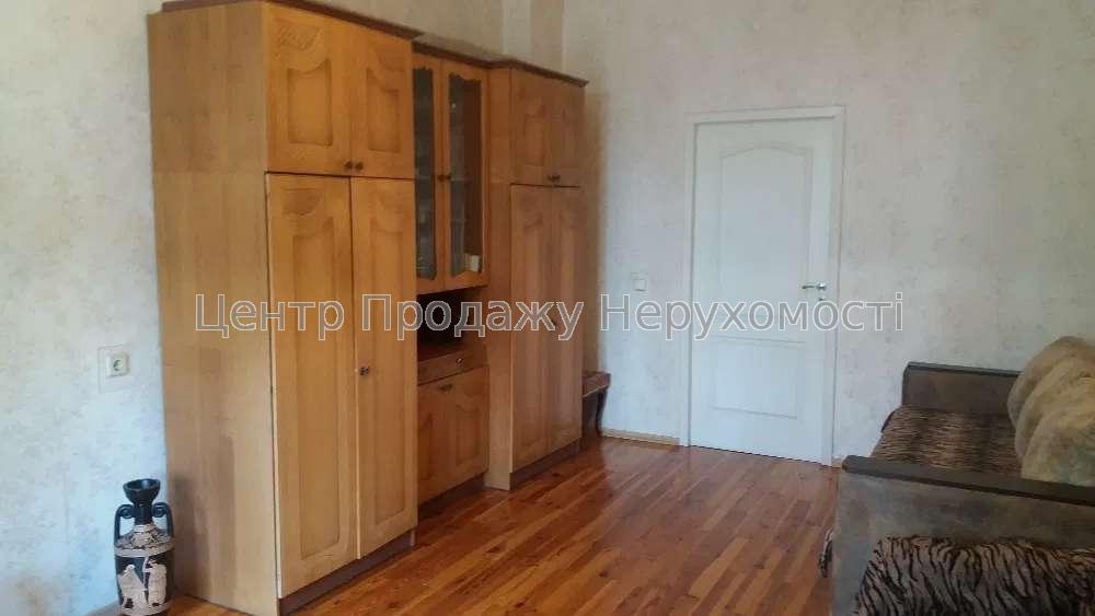 Фото Продаємо 2-х кімнатну сталінку,1