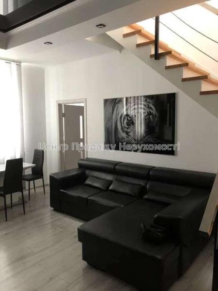 Продам 4-кімнатну квартиру, ЖК&nbsp;вул.&nbsp;Дмитрівська,&nbsp;19