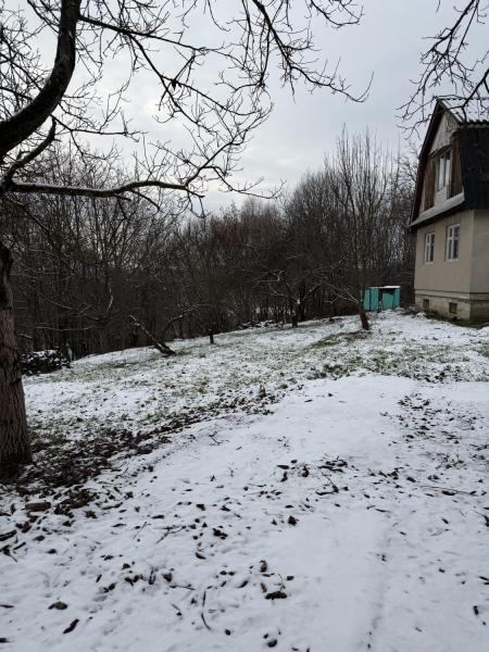 Продам 2-поверховий дачний будинок