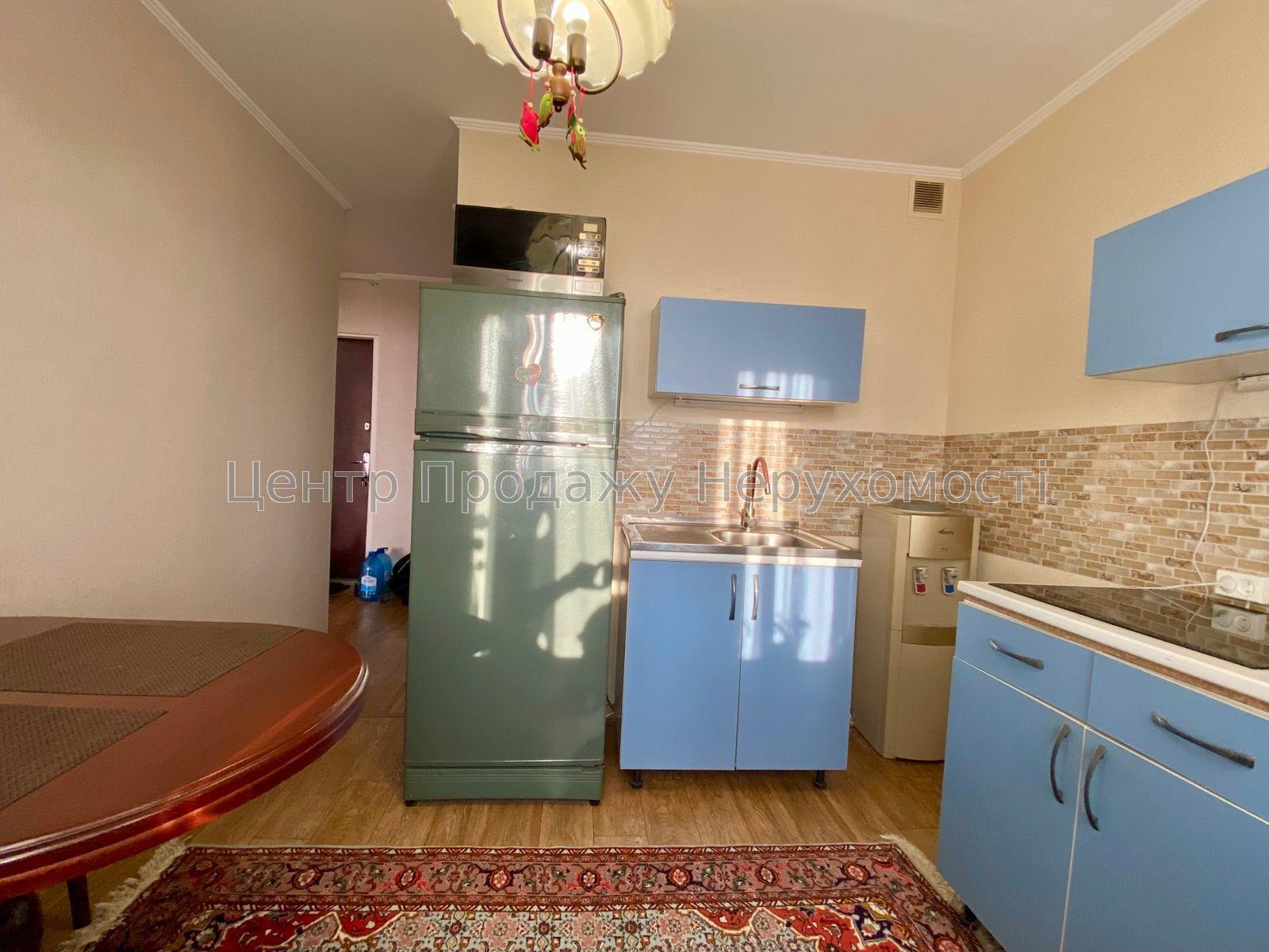Фото Продаж квартири21