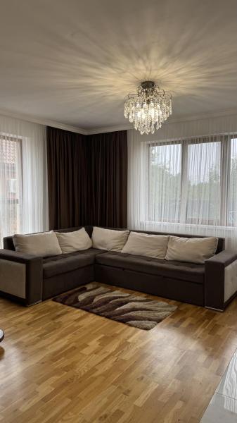 Продам 2-поверховий будинок