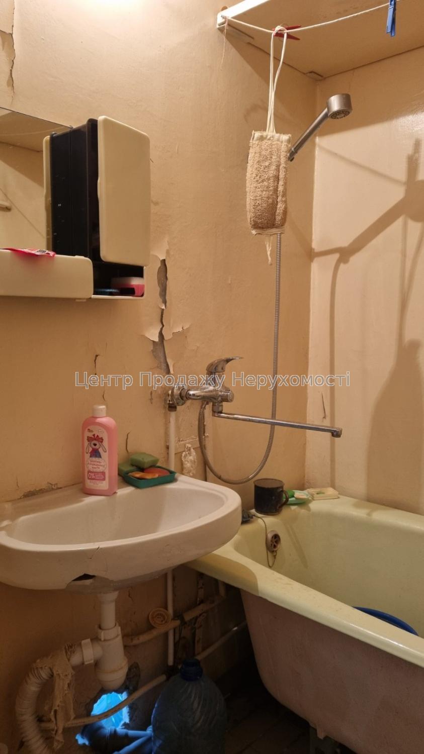 Фото Продаж 2 кімнатна кв, 50 м2, метро Перемоги,6