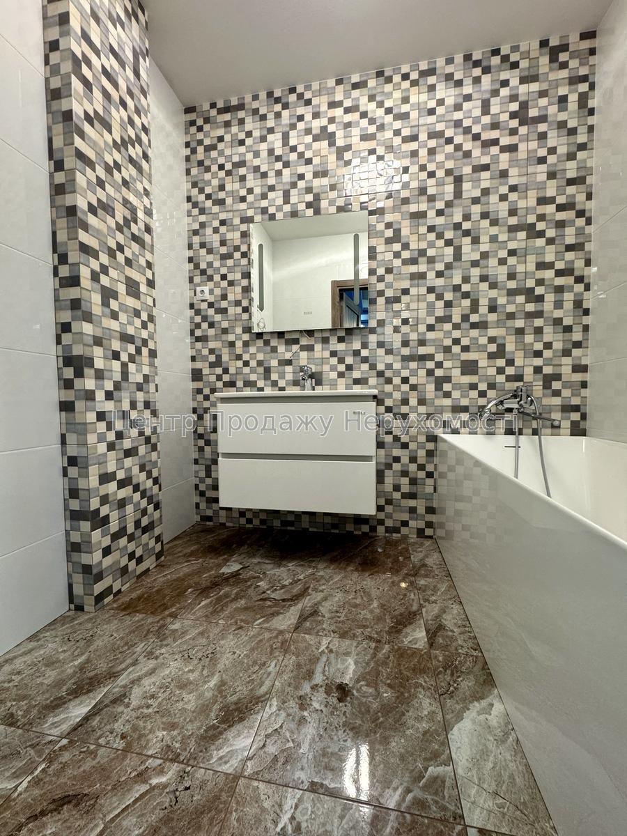 Фото Продається 2-кімнатна квартира в ЖК 