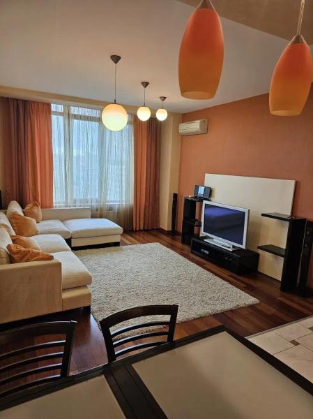Продам 2-кімнатну квартиру, ЖК Дипломат Хол