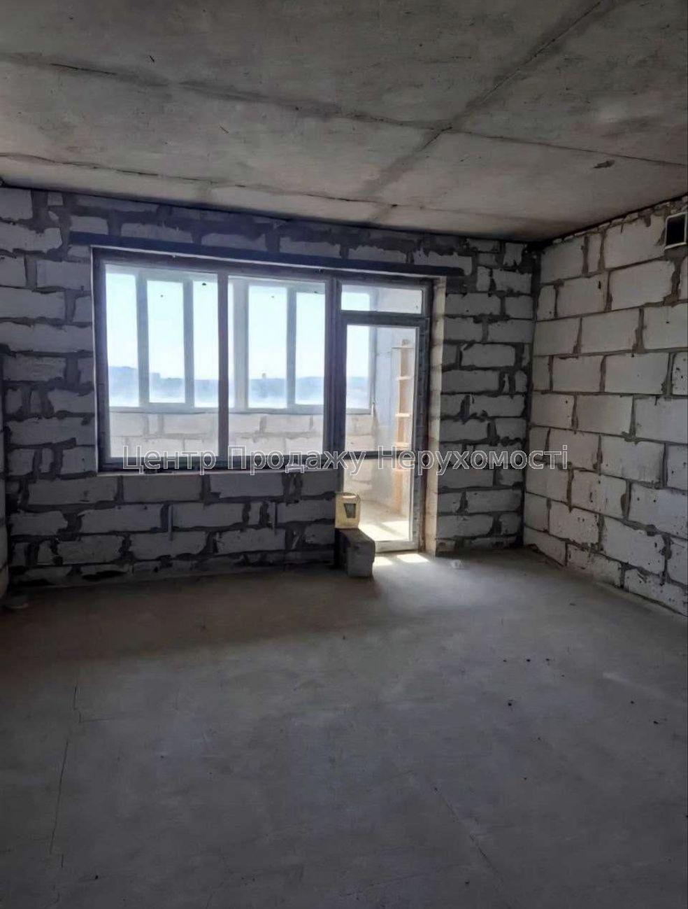 Фото Продаж 4-кімн. квартири у ЖК 