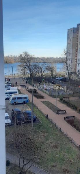 Продам 4-кімнатну квартиру