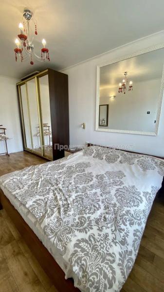 Продам 3-кімнатну квартиру