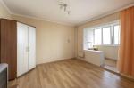 Продам 2-кімнатну квартиру, 60.80 м², косметичний ремонт