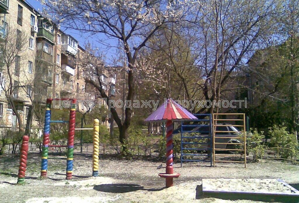 Фото Продаж 1-кімнатної квартири біля станції метро11