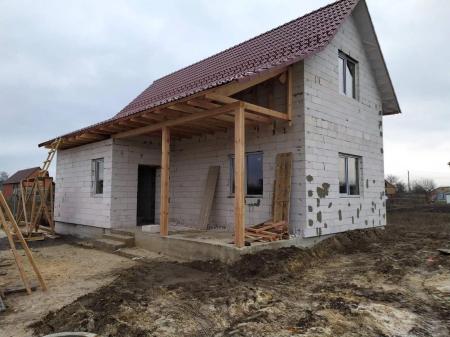 Продам 2-поверховий будинок