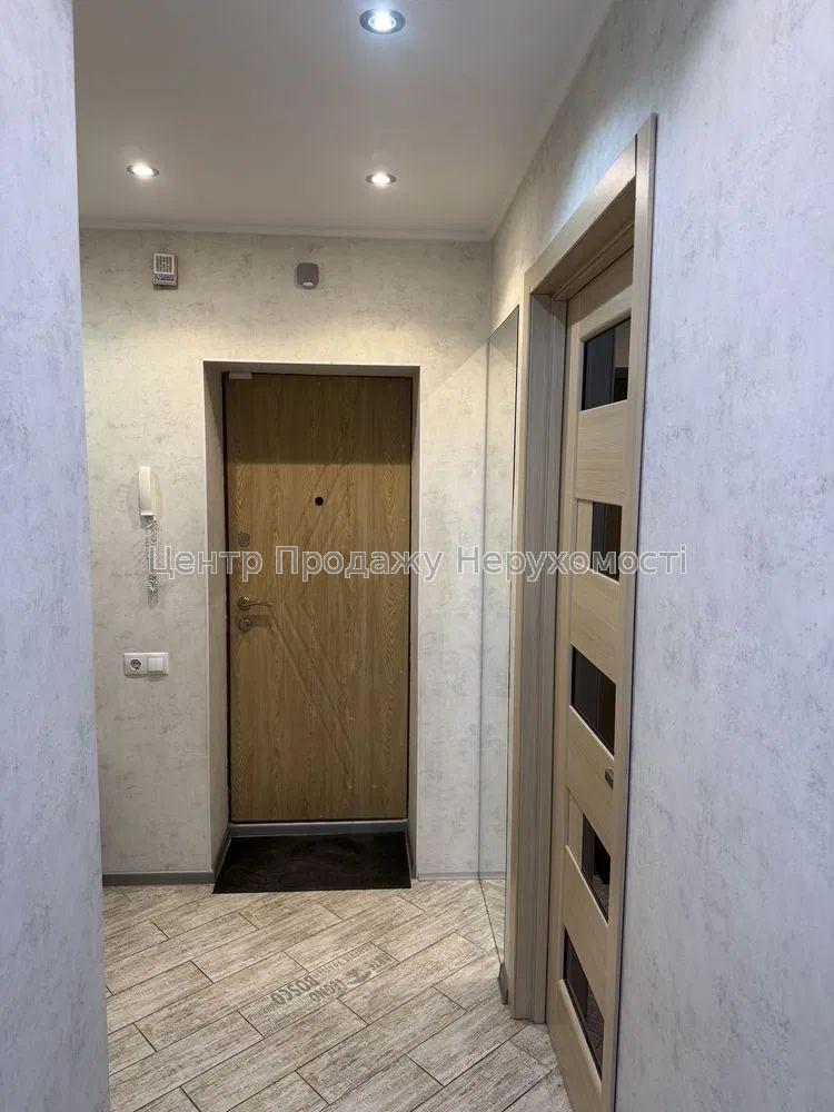 Фото R8 Продам 2-кімнатну квартиру з євроремонтом на Зерновій9