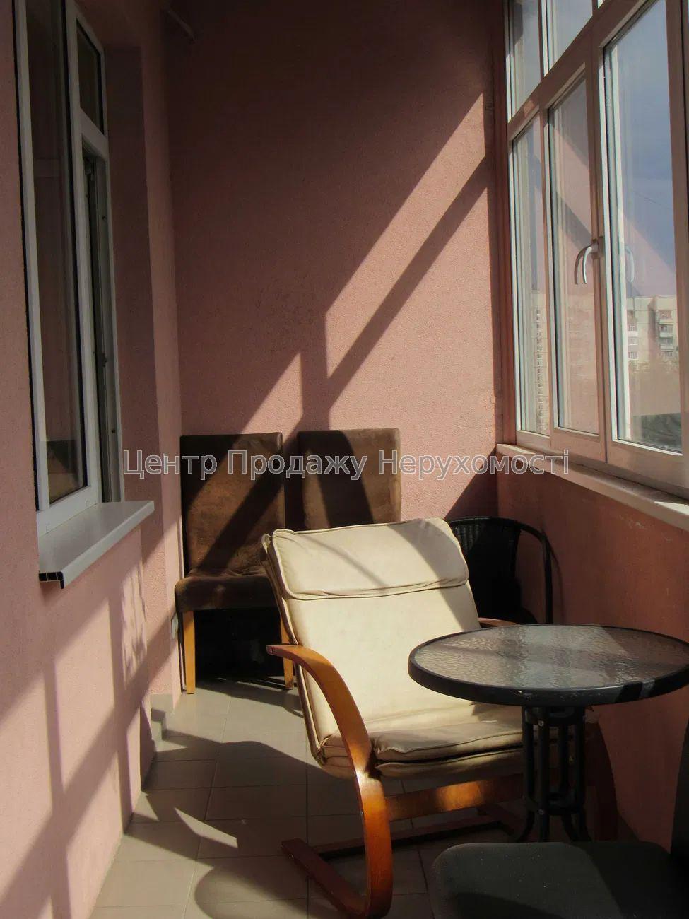 Фото Продаж квартири в Харкові - 2 к. ЖК 