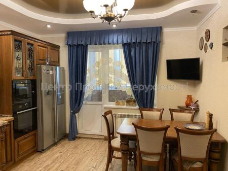 Продам 3-кімнатну квартиру