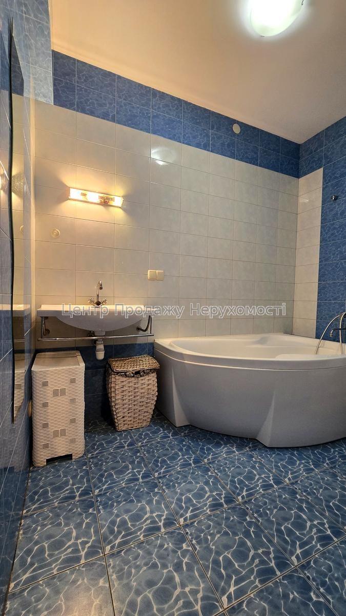 Фото Продам велику 2к квартиру, Девев'янко Q818