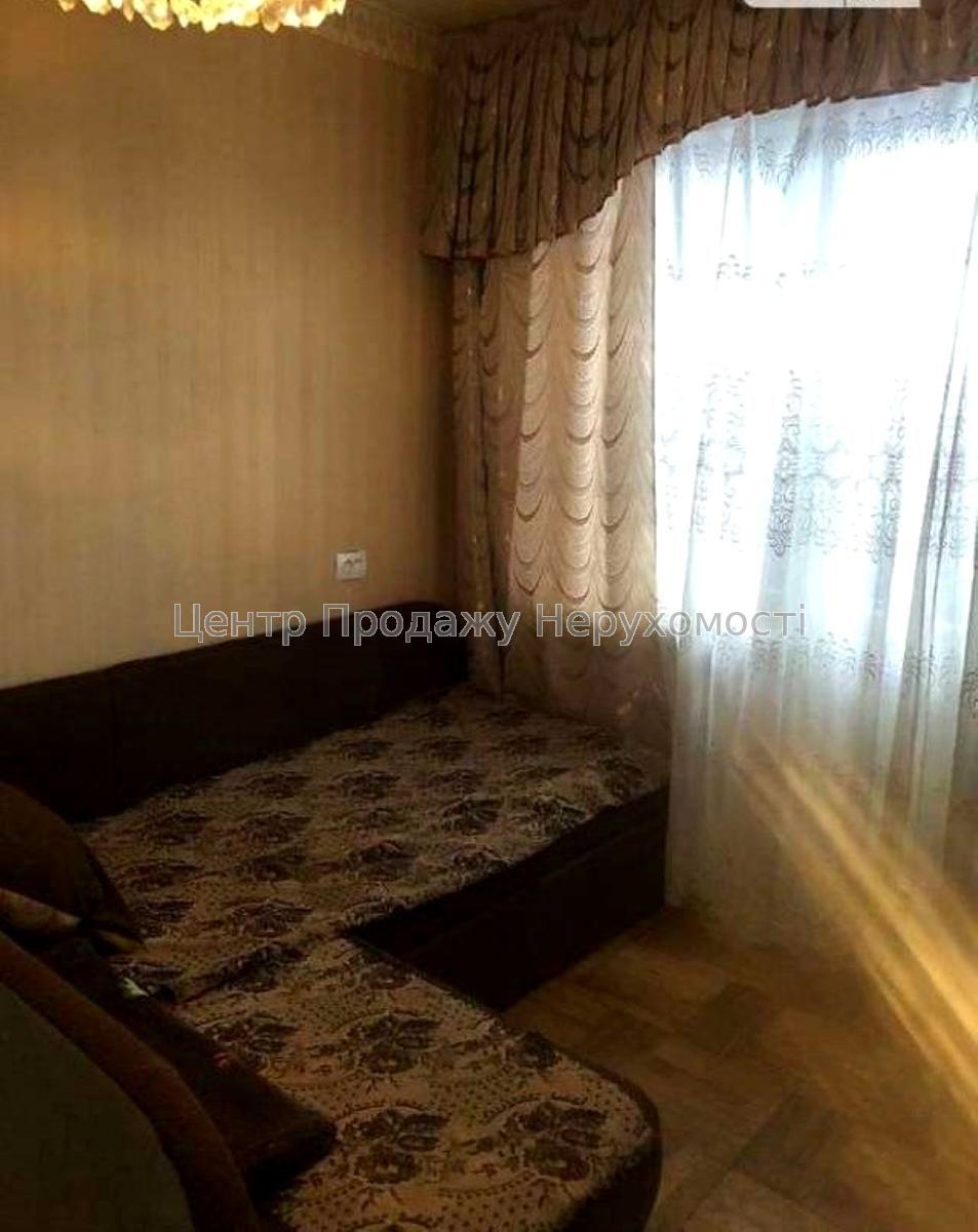 Фото Продам 2-кімнатну біля метро Сірець3