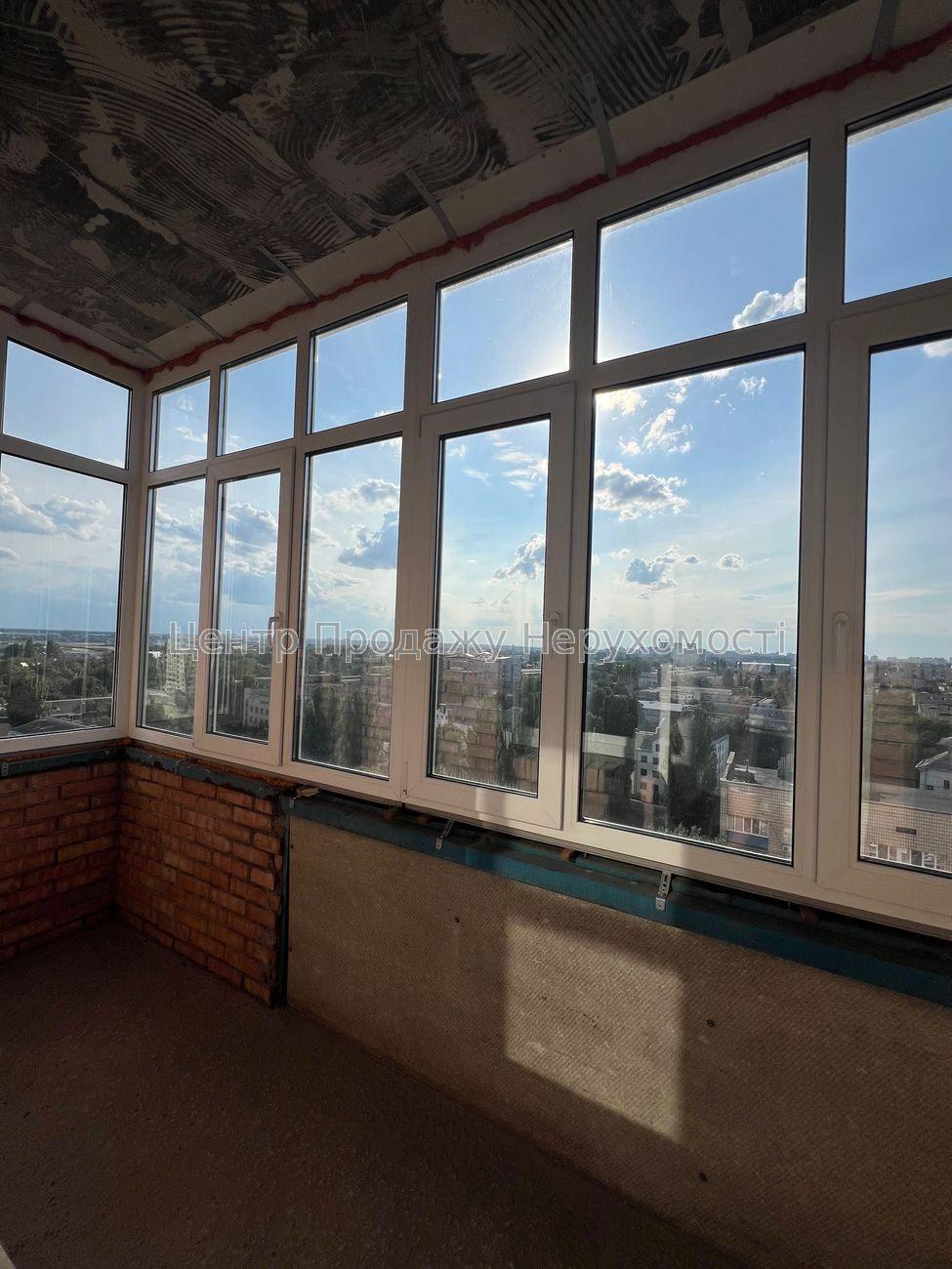 Фото Продаж квартири 3 кімн. 13/15 пов. 140 м², Київ3