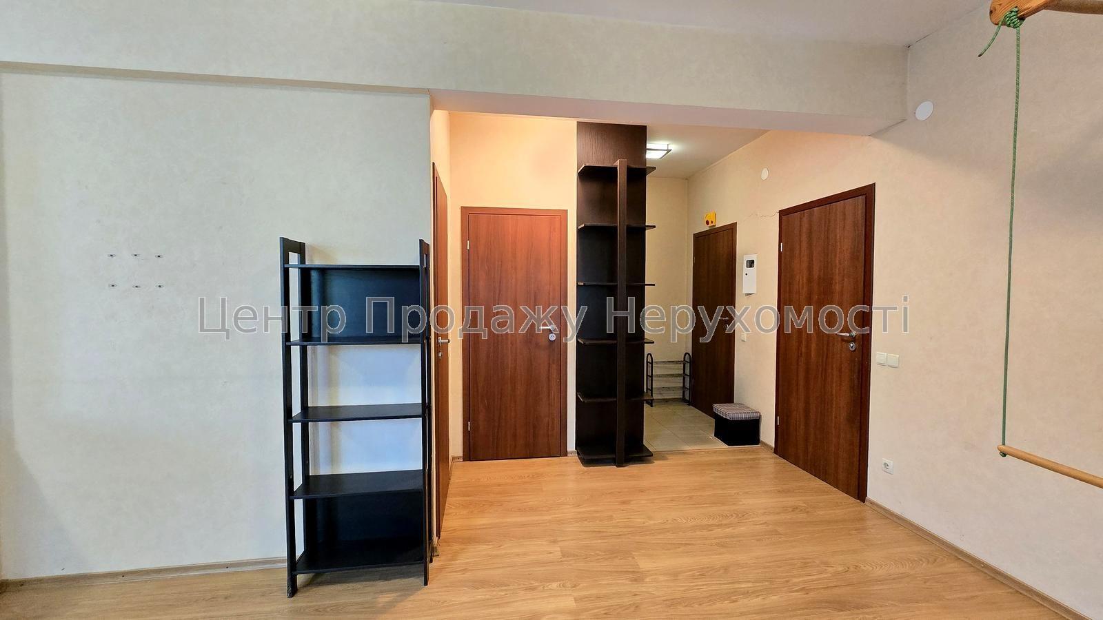 Фото Продам велику 2к квартиру, Девев'янко Q813