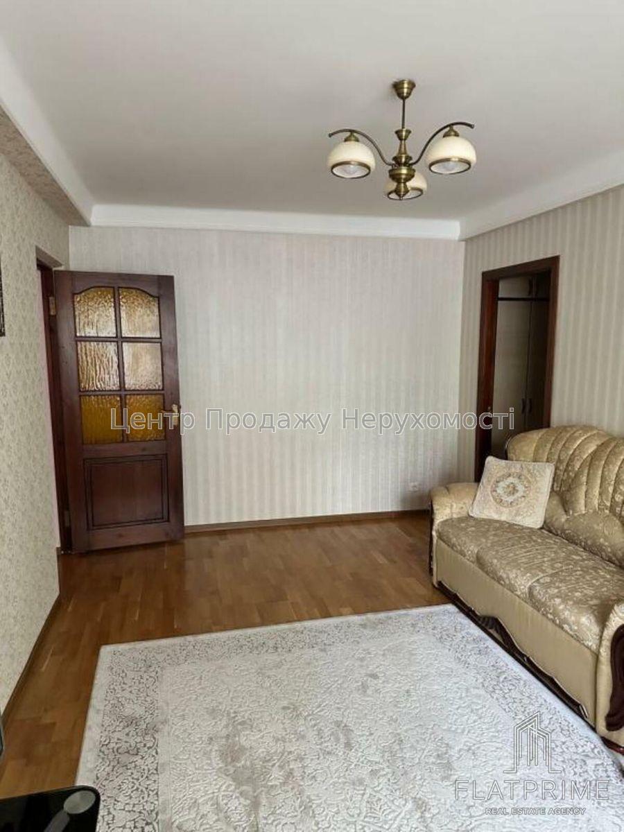 Фото Продам 3-кімнатну квартиру на Миколи Руденка, 228