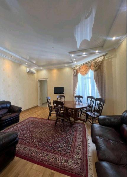 Продам 4-комнатную квартиру