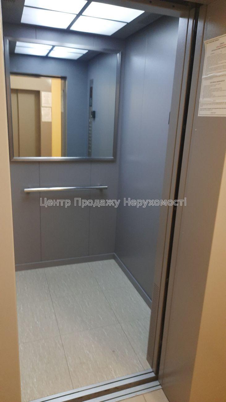 Фото Продаж квартири24