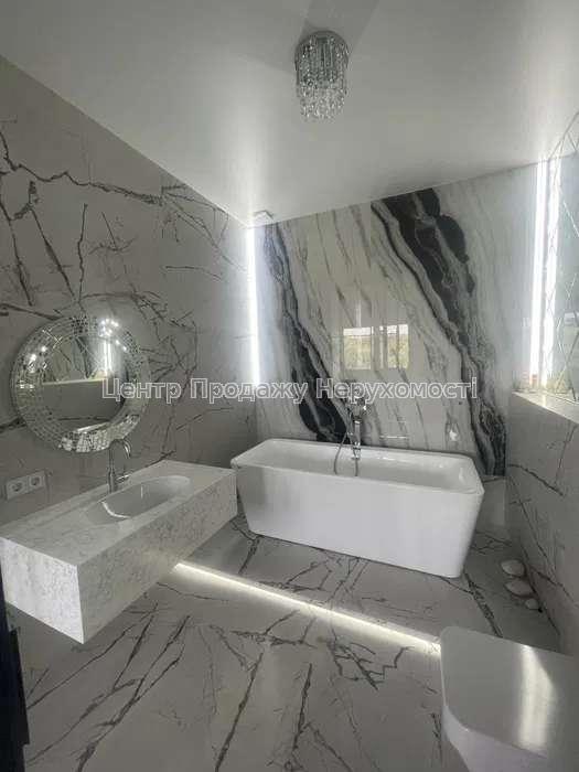 Фото Продам 4 кімнатна квартира ЖК Білий слон8