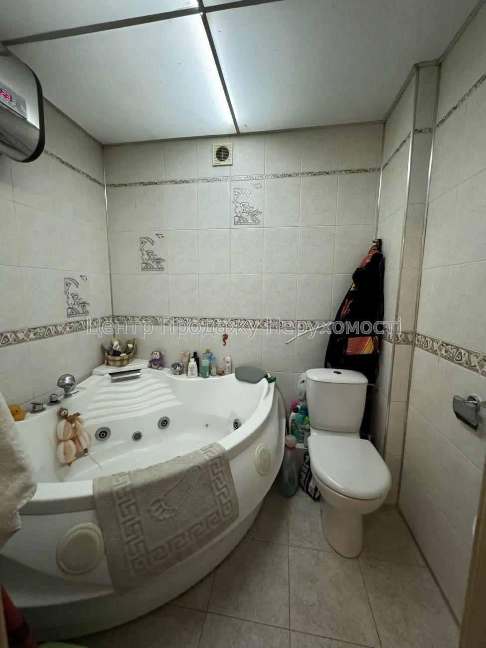 Фото R8 Продам 2к.квартиру в районі ст.метро Левада4
