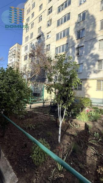 Продам 4-кімнатну квартиру
