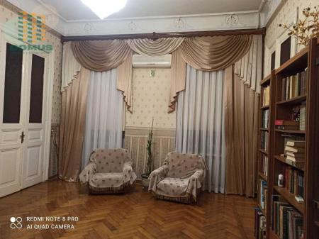 Продам 5-кімнатну квартиру