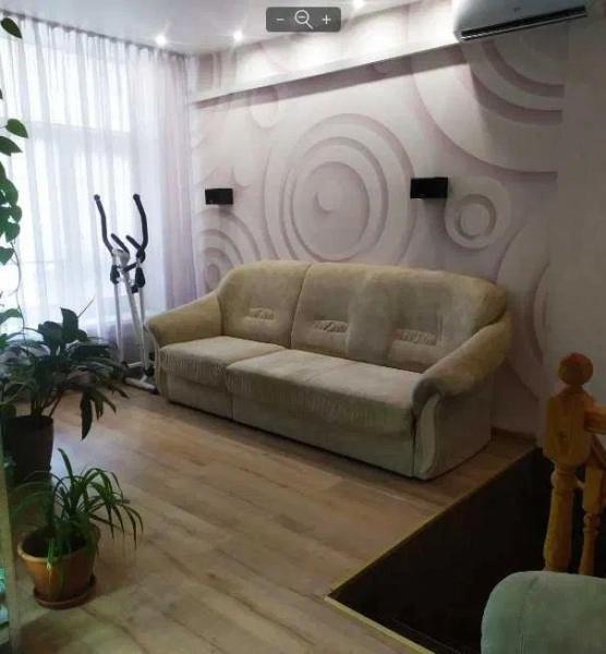 Продам 2-комнатную квартиру, ЖК Белый Шоколад. Center