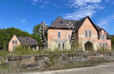 Продам 2-поверховий будинок