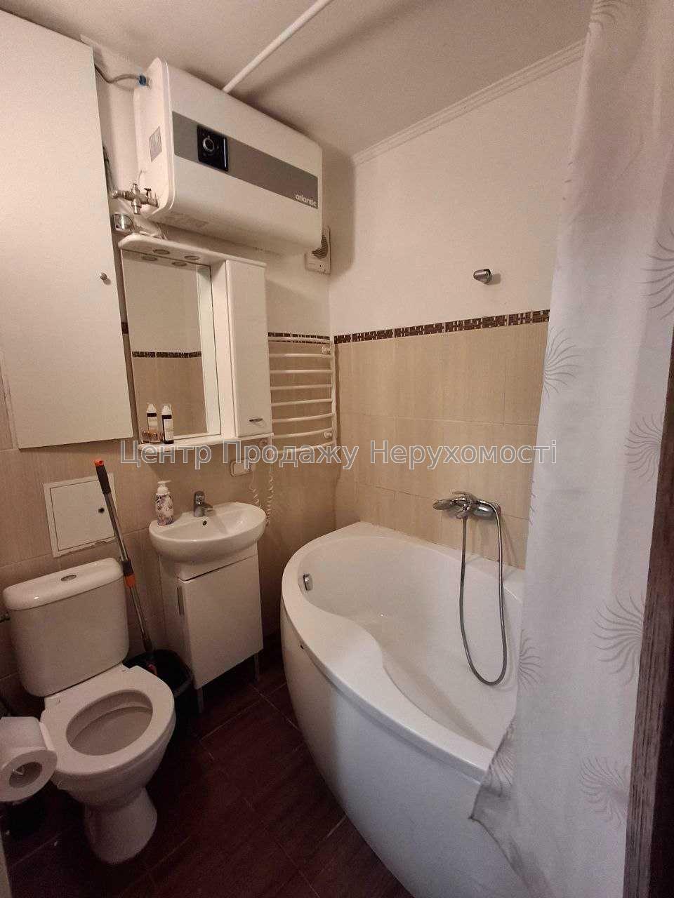 Фото Продам 2-кімнатну квартиру біля метро Дорогожичі ІВ6