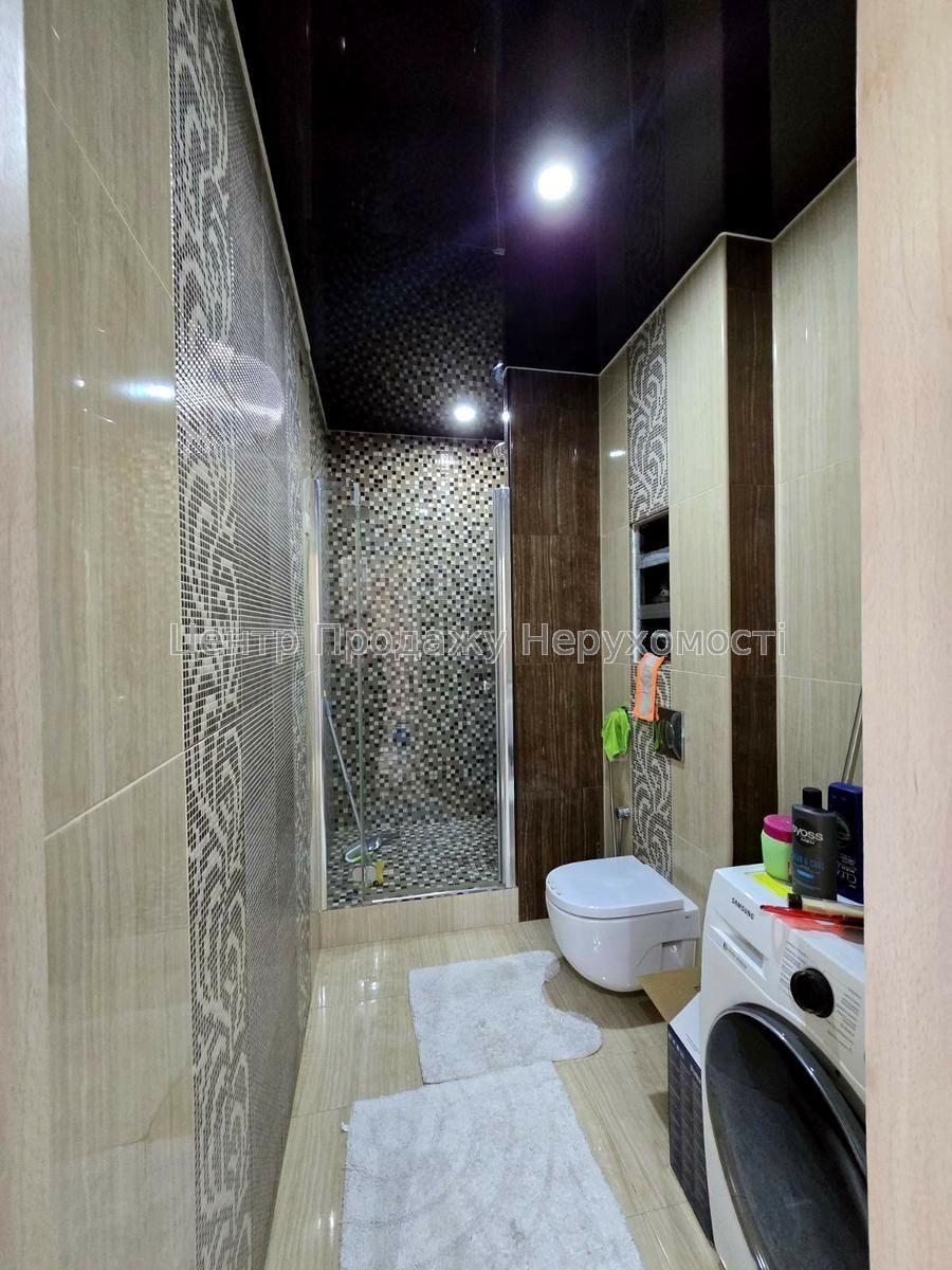 Фото Продається 2-кімнатна квартира в ЖК 