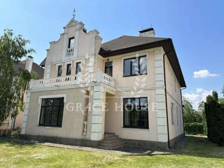 Продам 3-поверховий будинок