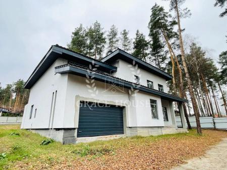 Продам 3-поверховий будинок