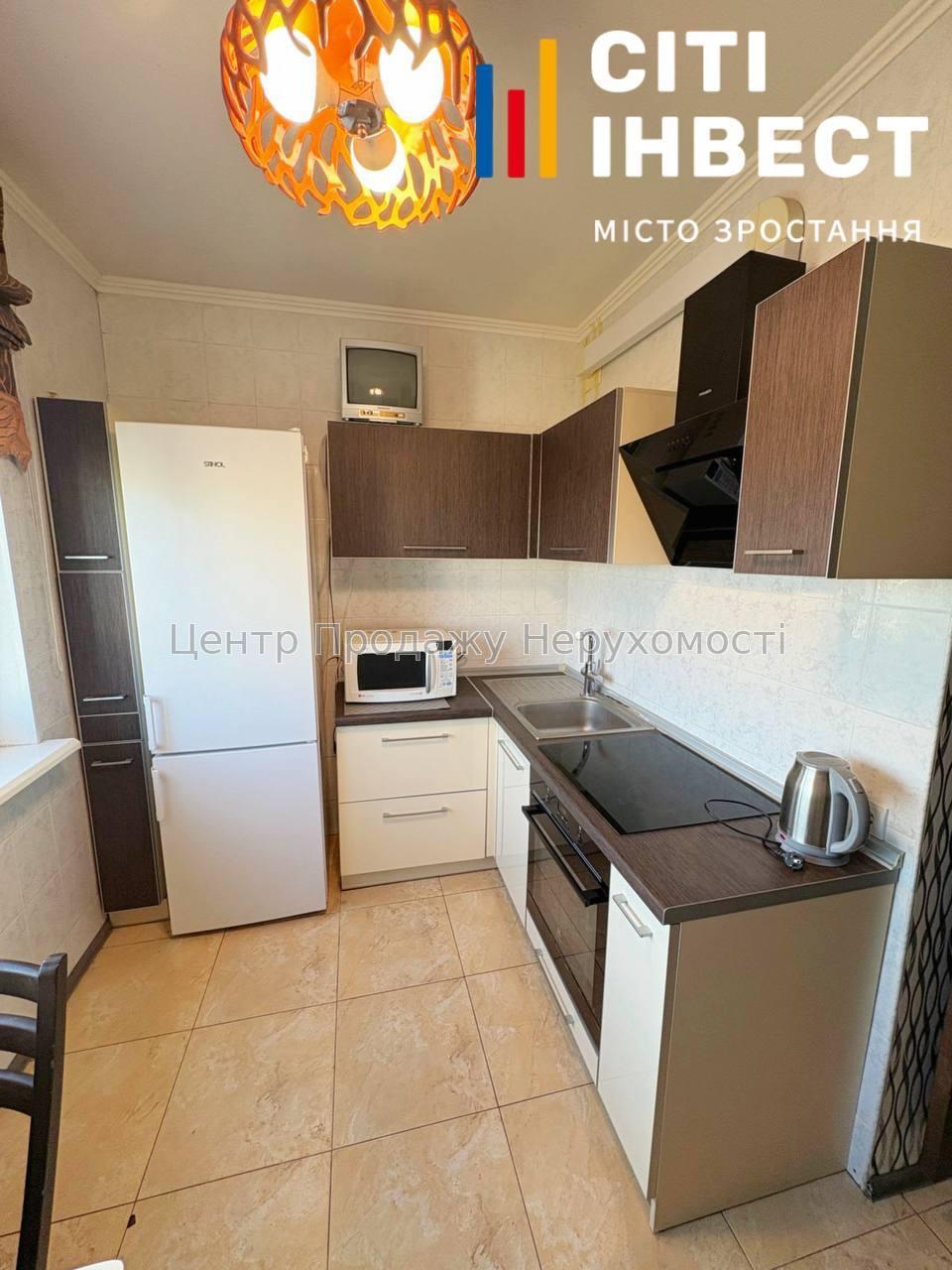 Фото Продам 2к. квартиру м. Олексіївська3