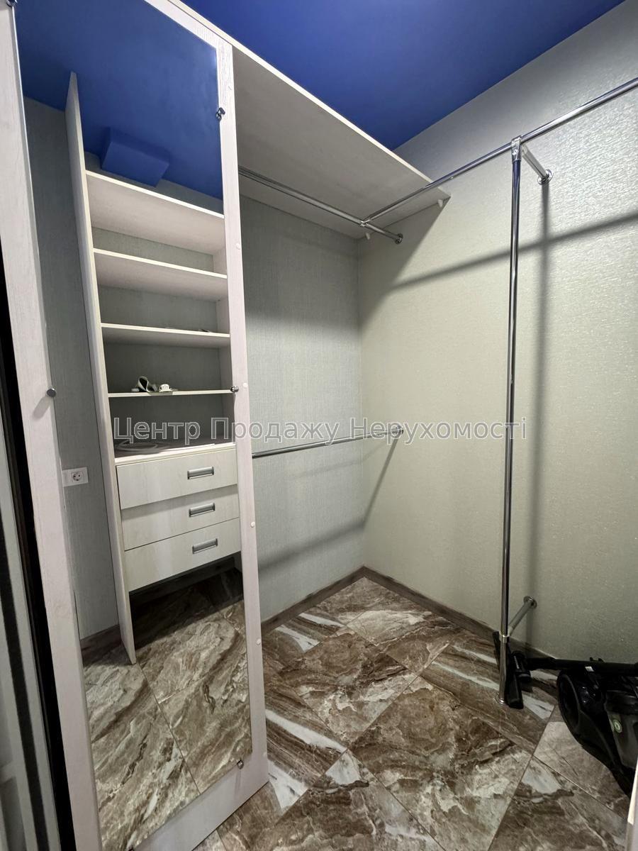 Фото Продається 2-кімнатна квартира в ЖК 