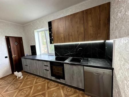 Продам 2-поверховий будинок