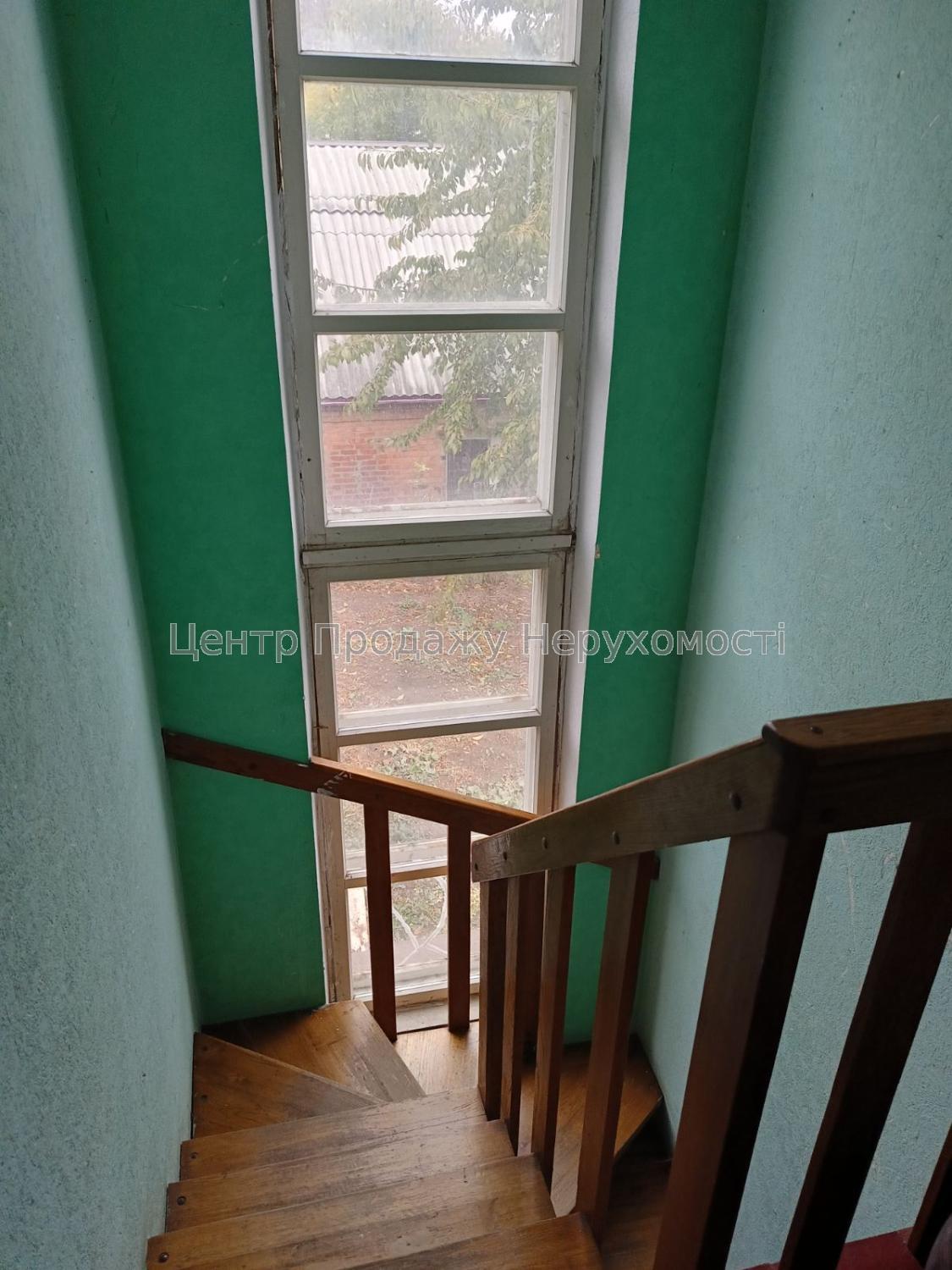 Фото Будинок для великої родини на мальвоничій околиці Харкова К815