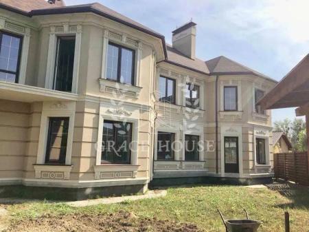 Продам 2-поверховий будинок