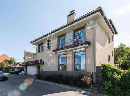 Продам 3-поверховий будинок