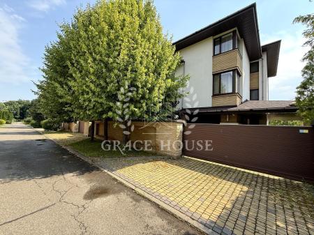 Здам 3-поверховий будинок