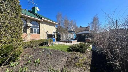 Продам 2-поверховий будинок