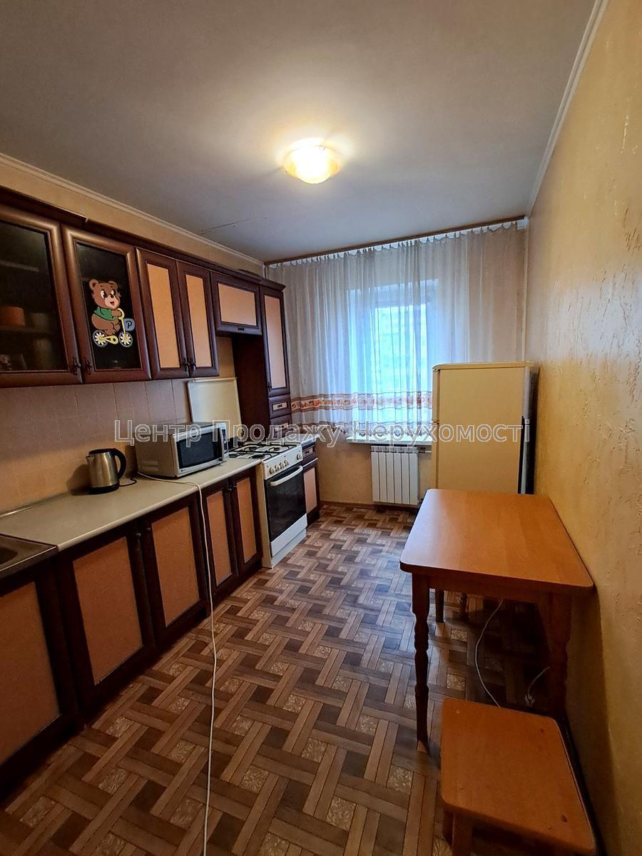 Фото Продам 1-кімнатну на Троєщині12