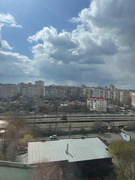 Продам 4-кімнатну квартиру