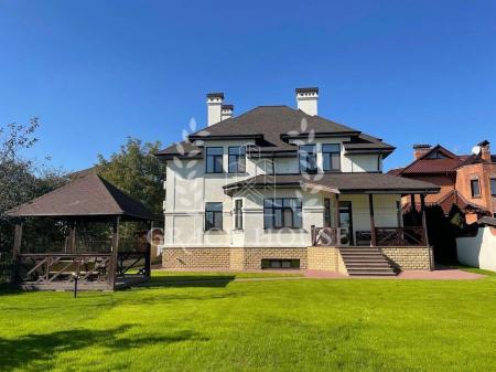 Продам 2-поверховий будинок