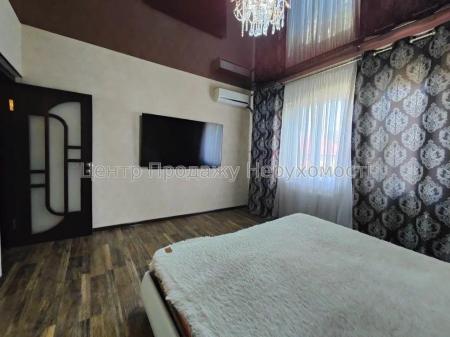 Продам 3-кімнатну квартиру