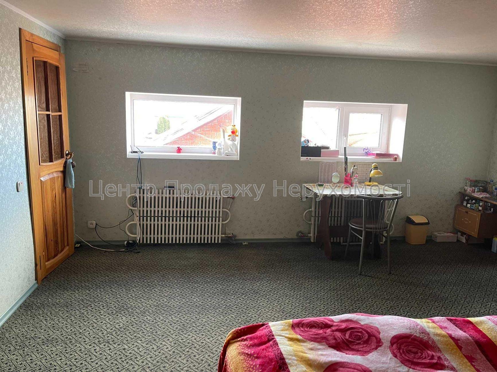 Фото Будинок з ремонтом та зручностями - м. Київська пішки18