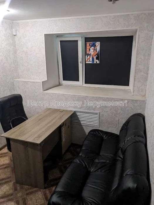 Фото Здам приміщення біля метро Наукова8
