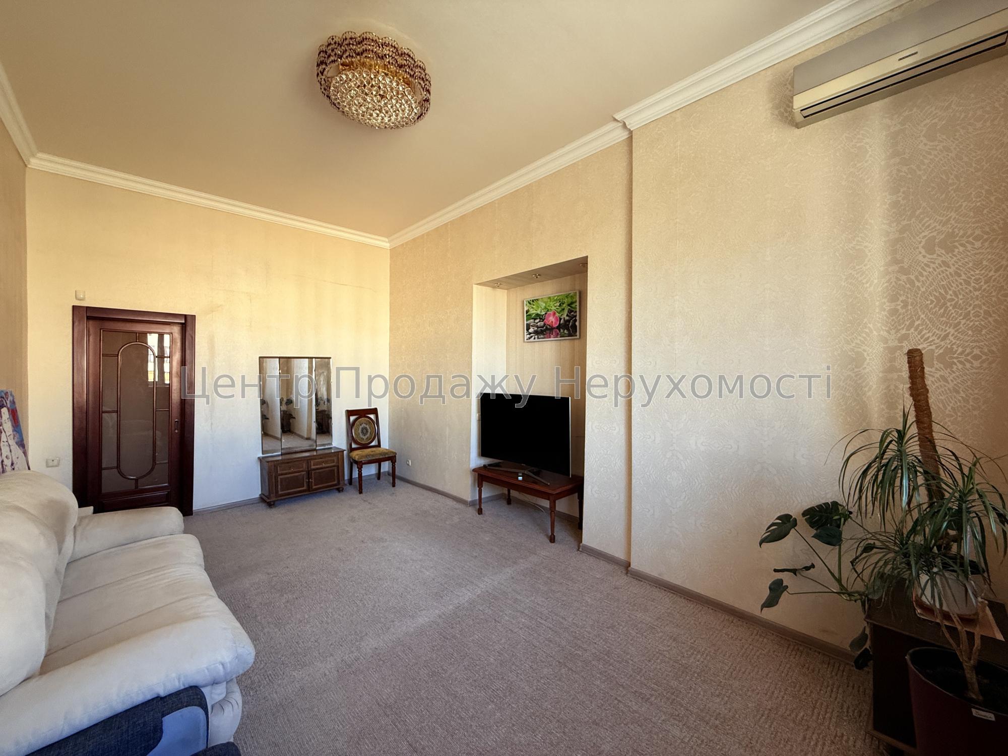 Фото Ексклюзив! Продам 3 кімнатну квартиру в центрі унікального планування!6