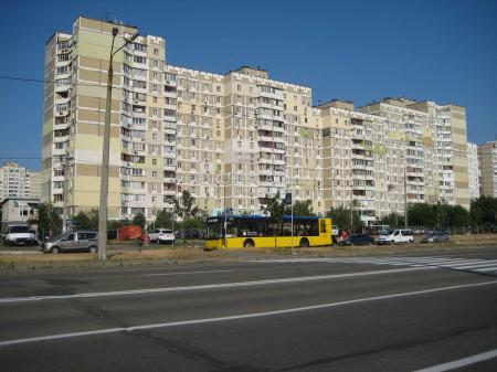 Продам 4-кімнатну квартиру